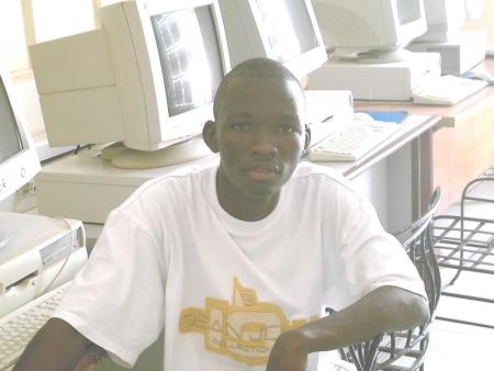 LA Cé ENCORE MAKHOU